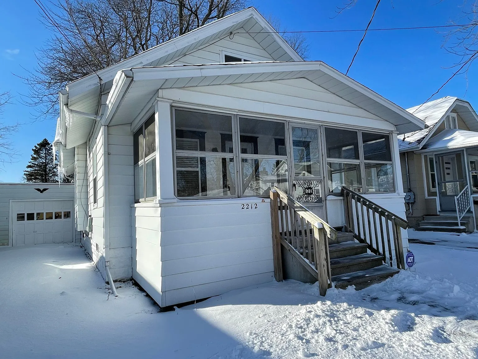 2212 Fernwood Ave photo 1