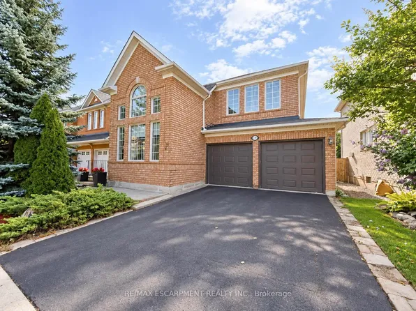 1396 Thorncrest Cres, Oakville, ON L6M 3Y9