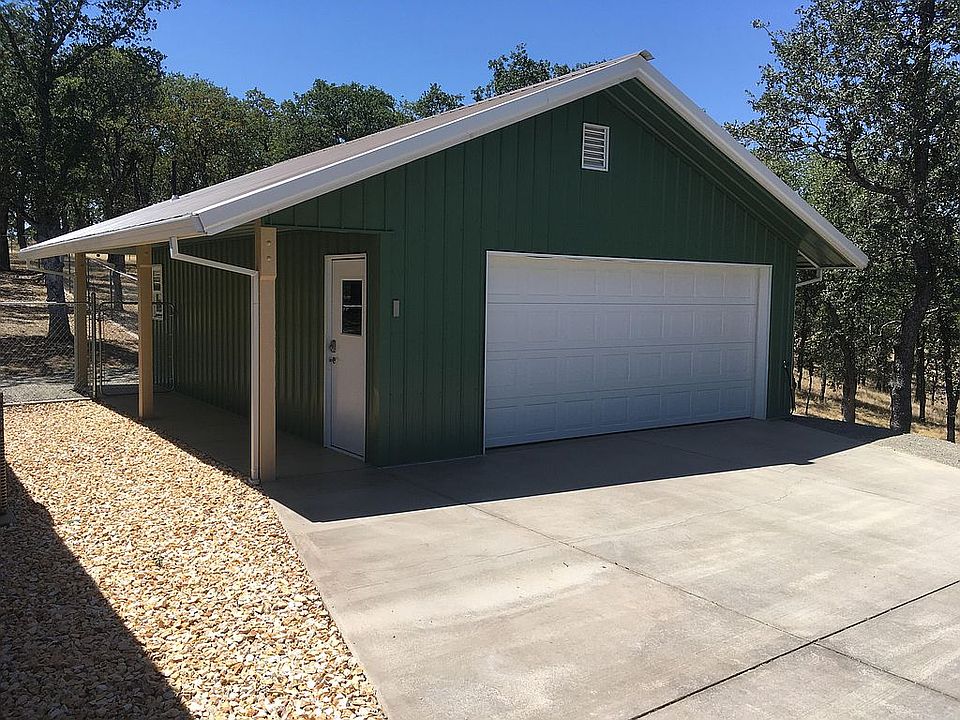 2nd image of 16566 Robin Hood Ln