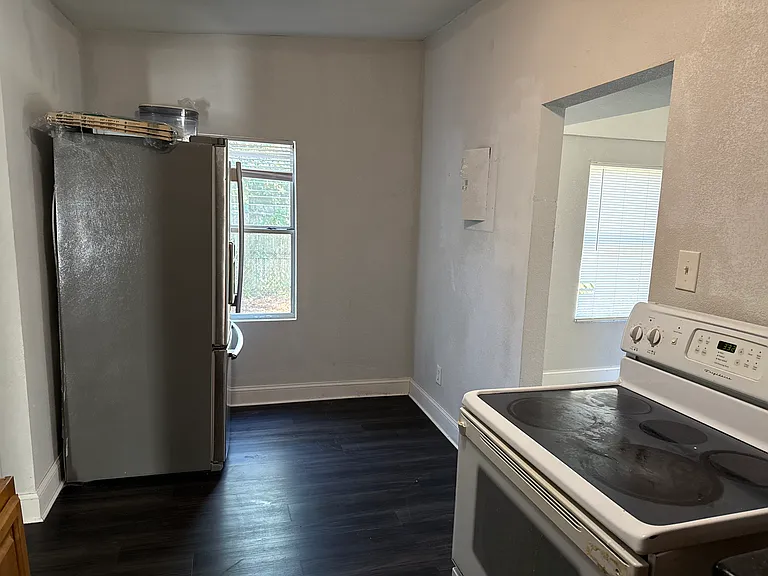 207 S J St — Photo 10