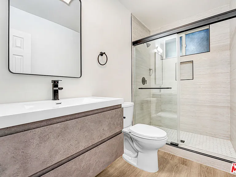 525 N Sweetzer Ave #3 — Photo 9