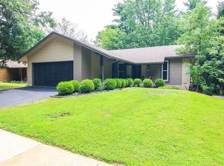 12038 Foxpoint Dr, Maryland Heights, MO