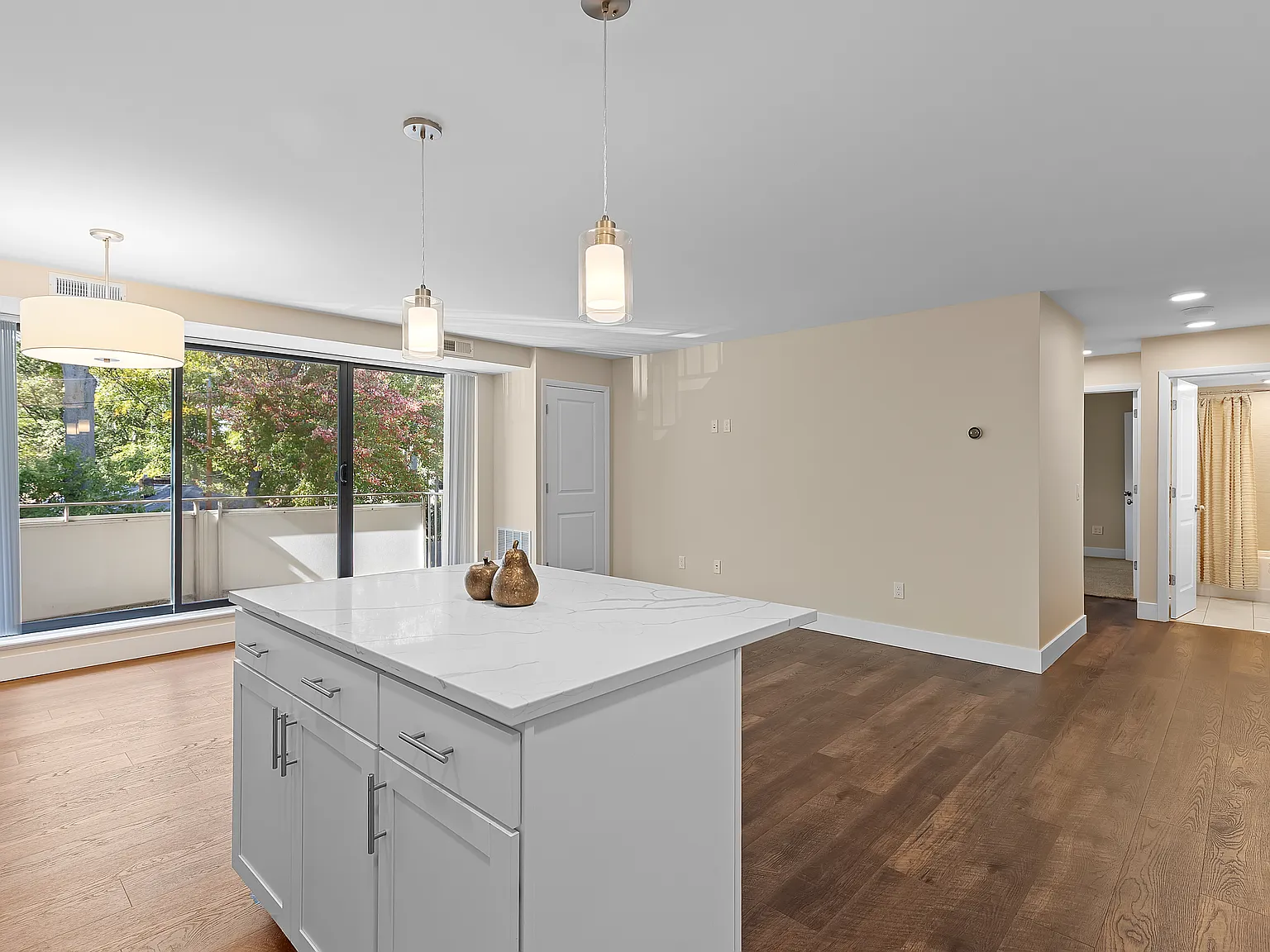 Camelot Apartments — Photo 4