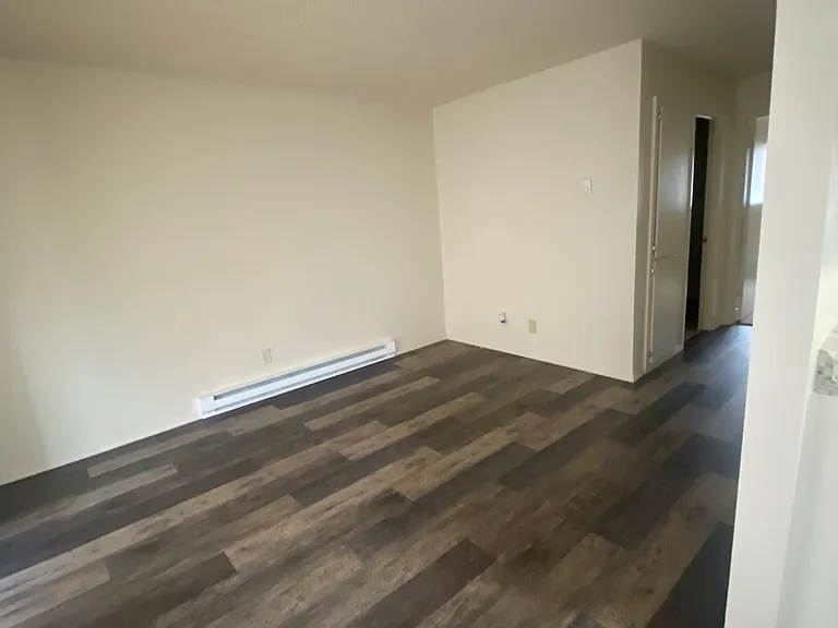 Parkwood Court Apartments — Photo 8