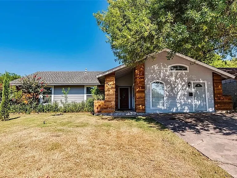 9400 Mountain Quail Rd — Photo 2