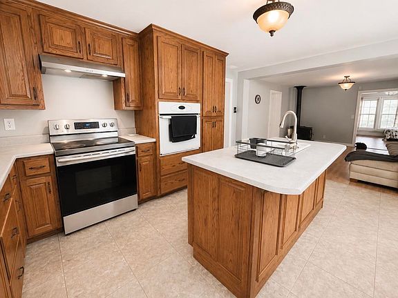 4th image of 2037 Tennessee St