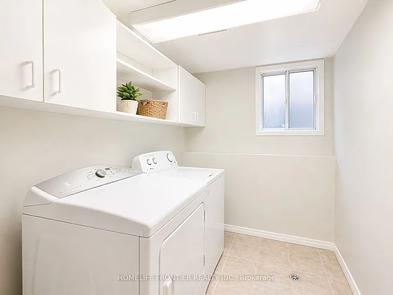 480 Southworth St S #LOWER — Photo 8