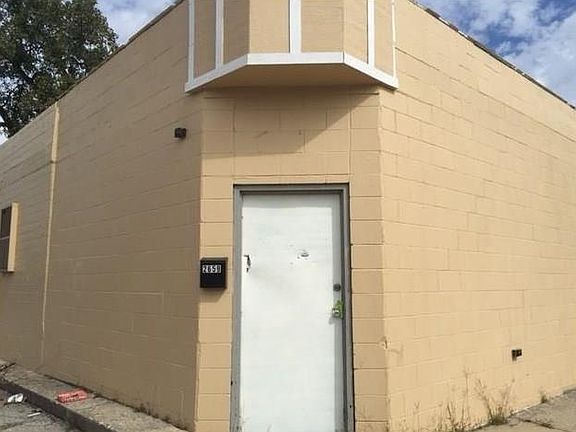 2nd image of 2659 Shelby St