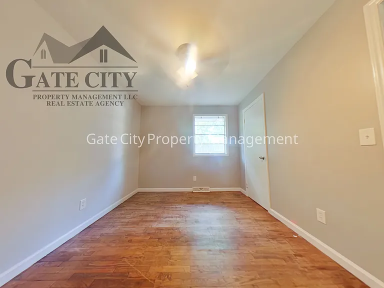 2021 Maywood St #A — Photo 4