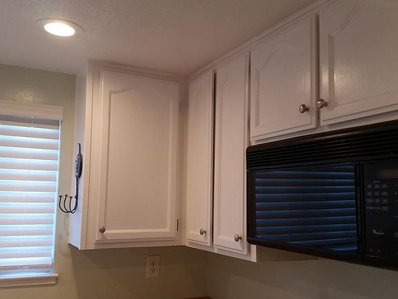 4th image of 3189 Groth Ct