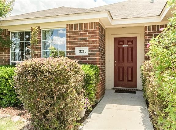 2nd image of 821 Coppin Dr