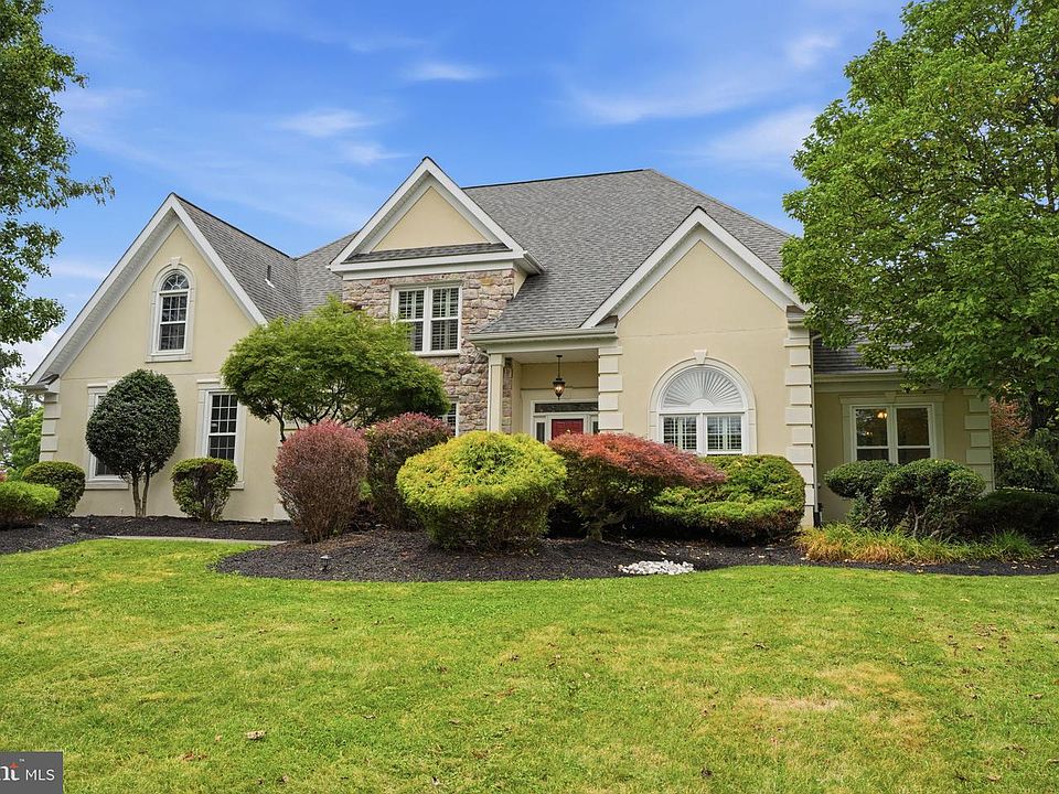 1st image of 102 Whisper Wood Ct