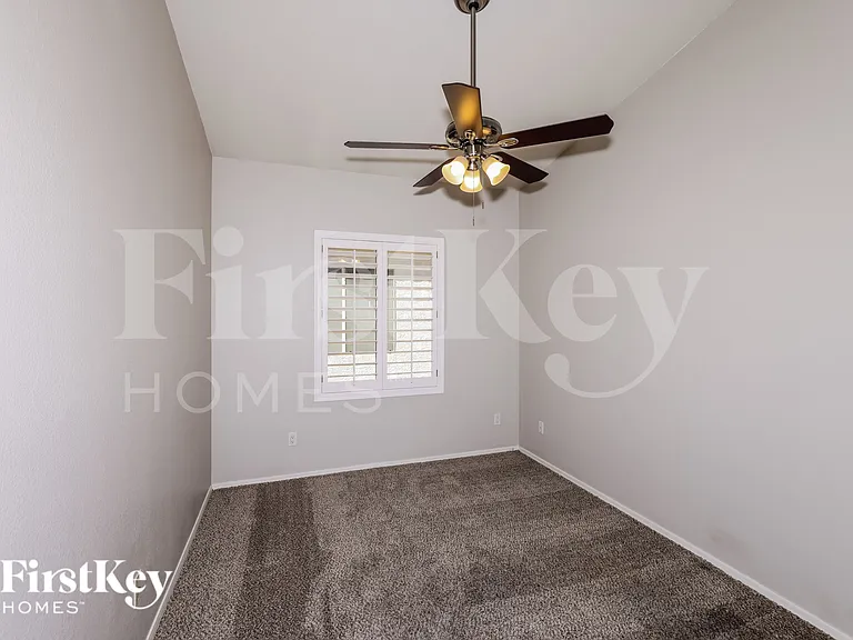 1102 W Monte Cristo Ave — Photo 11