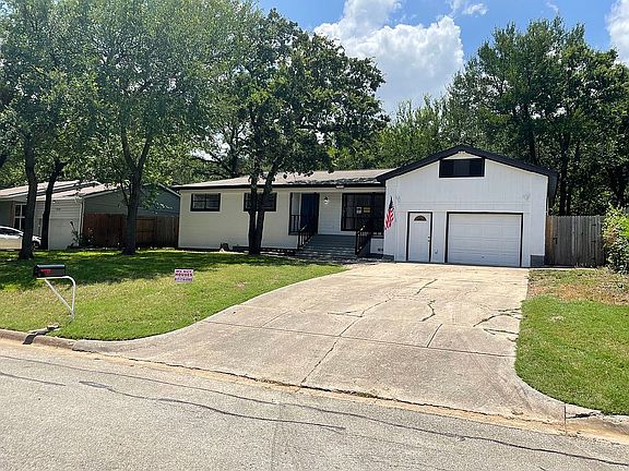 3rd image of 7009 Lowery Ln