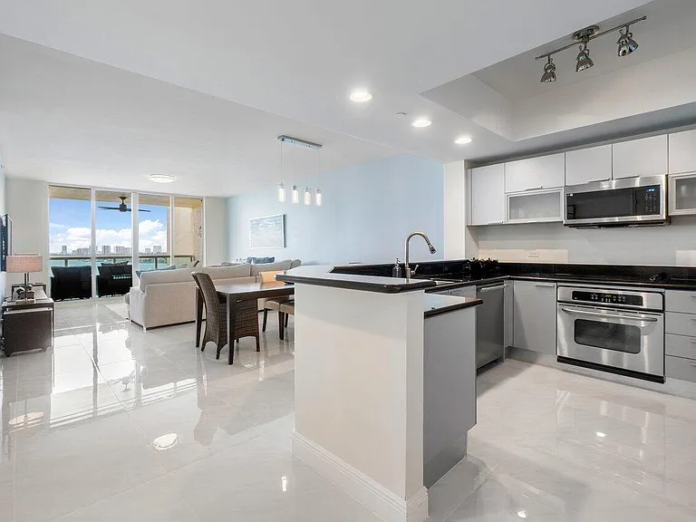 2650 Lake Shore Dr #1003 — Photo 1