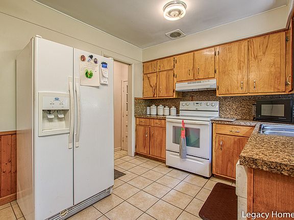 5th image of 3044 Kalamazoo Ave SE