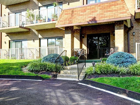 4th image of 3030 Breckenridge Ln APT 427