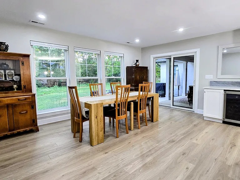 152 Vernon Dr — Photo 7