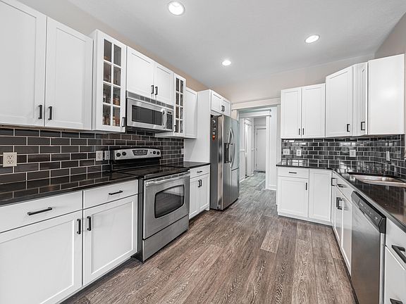 4th image of 7051 Windrift Dr SW