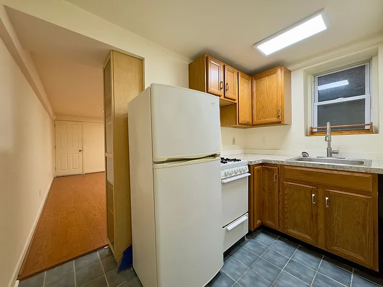 2811 N Calvert St — Photo 6