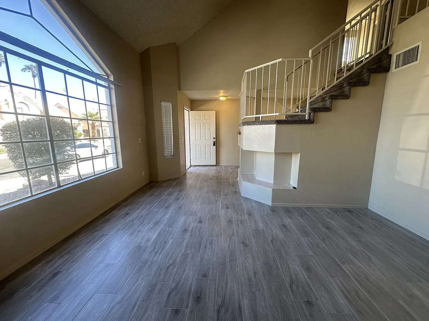 Two Story 3 Bedroom Home At The Islands In Gilbert — Photo 4