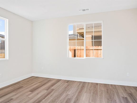 5th image of 10118 Byron Reeves Way
