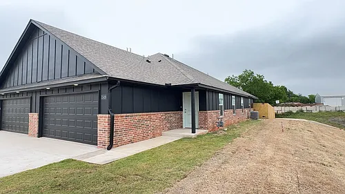 11420 University Dr Photo 1