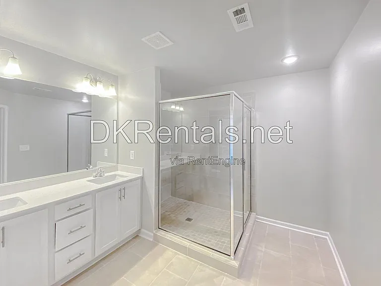 1466 Fern Ridge Ln #8 — Photo 8