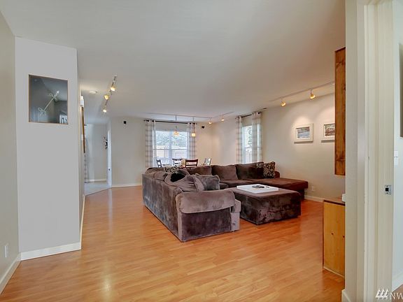 3rd image of 19507 105th Avenue Ct E