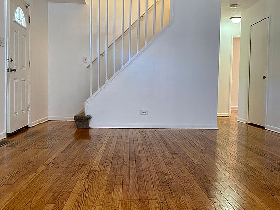 3rd image of 16921 Glen Oaks Dr