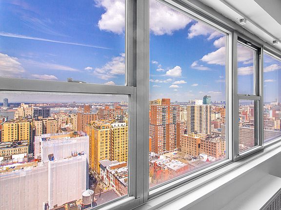 3rd image of 100 W 93rd St APT 27E