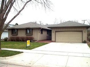 1636 N Clarmar Ave, Fremont, NE 68025
