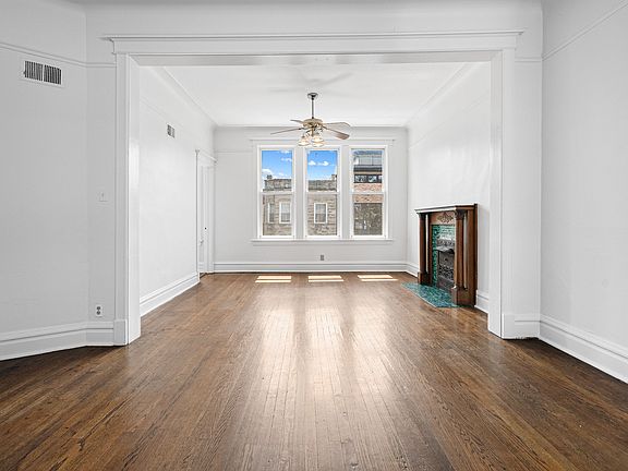 5th image of 2138 W Belmont Ave #3