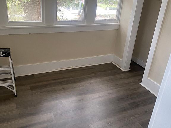3rd image of 533 Broadway Ave Floor 6