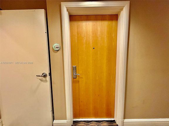 5th image of 253 NE 2nd St APT 3907