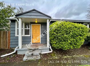 5821 SE Knapp St APT 4, Portland, OR 97206
