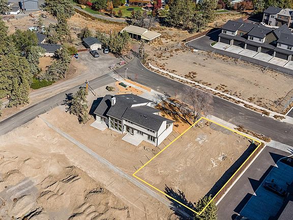 2nd image of 545 NW 29th St