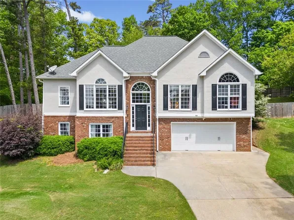 47 Centerport Dr, White, GA 30184