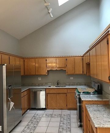 3rd image of 11256 Lakefield Dr