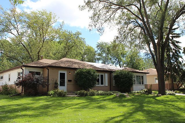 1st image of 585 Illinois Blvd