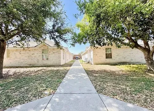 2208 W Candlelight Ln Photo 1