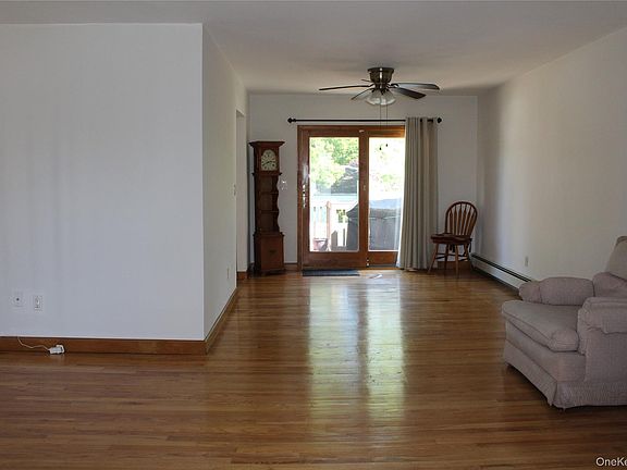 4th image of 69 Appel Drive E
