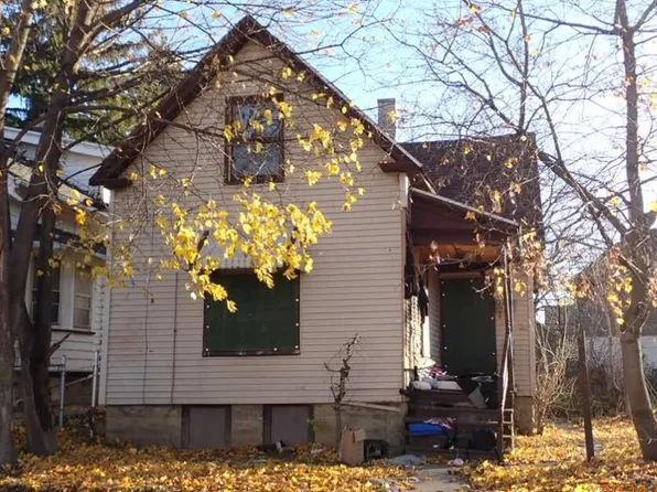 3260 North 15 STREET, Milwaukee, WI 53206