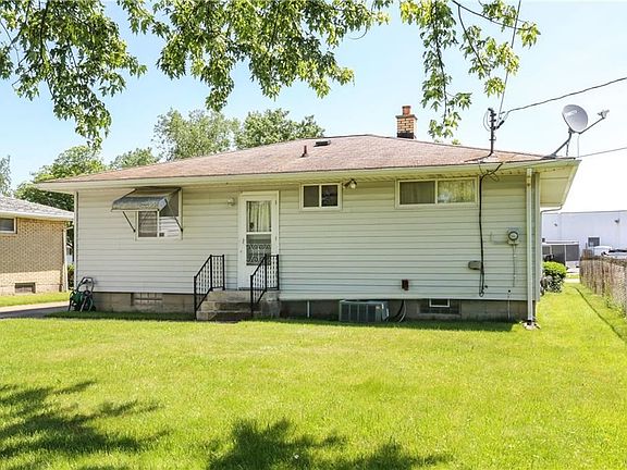 4th image of 154 Colden Ct