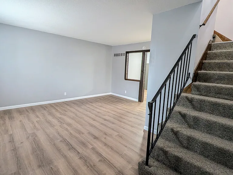 8324 Robinson St — Photo 28