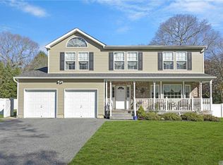 1 Christmann Ave, East Moriches, NY 11940
