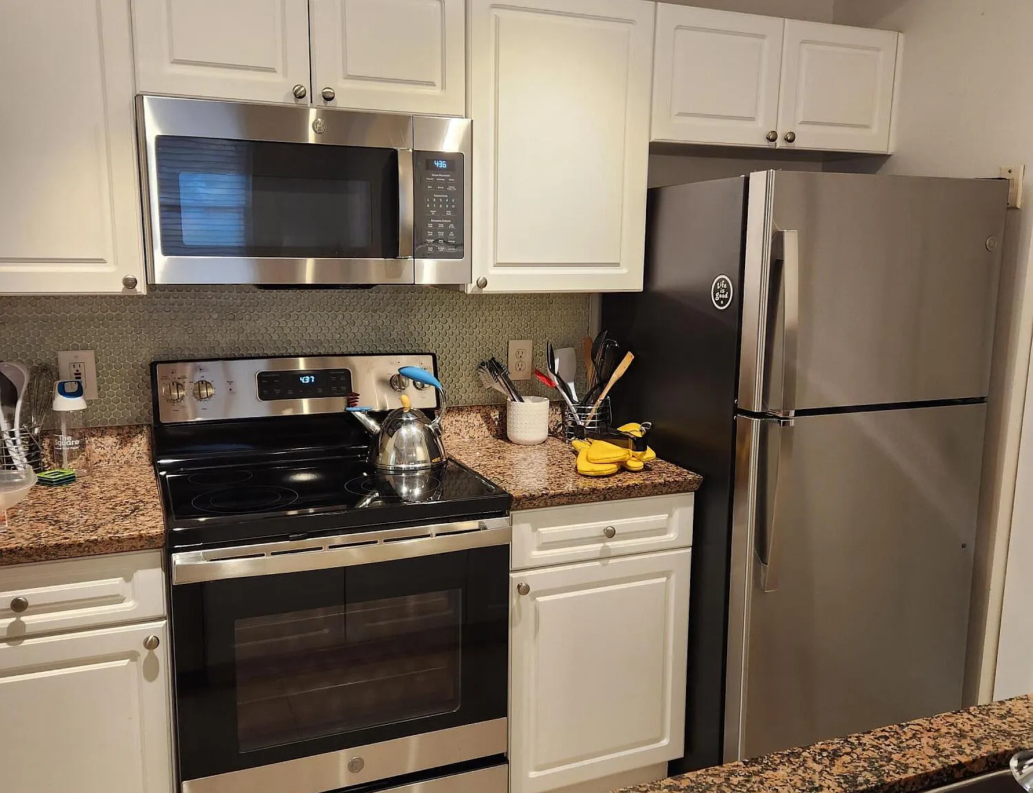 2 bed, 2.0 bath, 1134 sqft, $3,600 — Photo 2