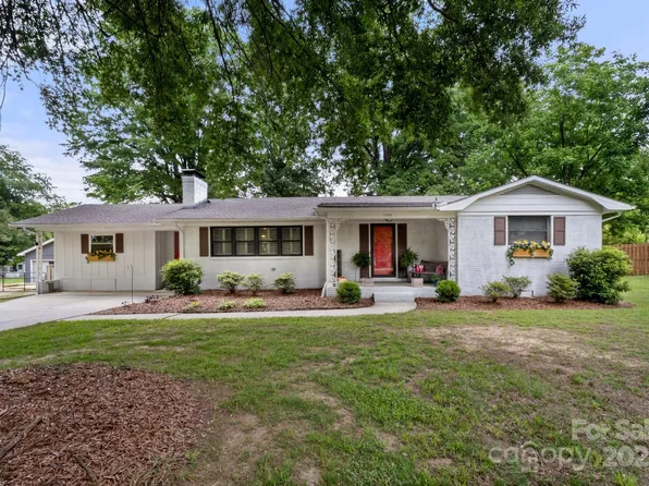 1109 S Highland Ave, Landis, NC 28088