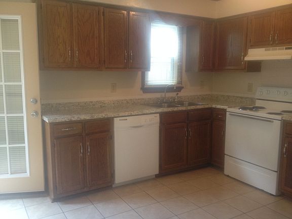 2nd image of 4689 Merrimac Ln