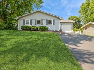 3216 Terrace Dr, McHenry, IL 60050